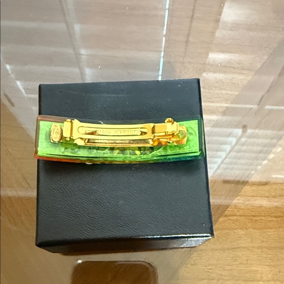 CHANEL Vibrant Rainbow Hair Clip - Picture 4 of 9